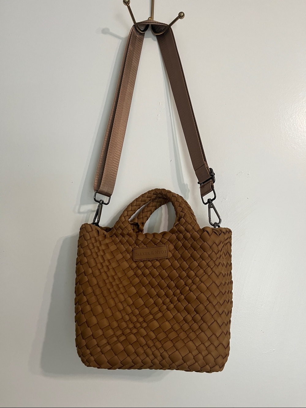 Parker and Hyde Camel Woven small Tote Bag - Picture 3 of 10